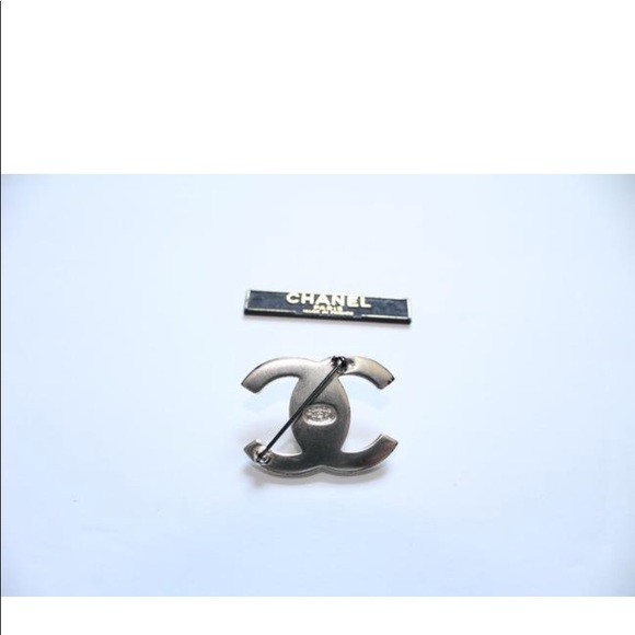 Authentic Chanel Timeless Turnlock CC Silver Pin - Picture 6 of 10